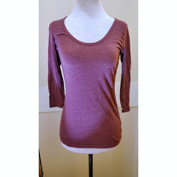 Old Navy T-Shirt - Picture 2 of 12